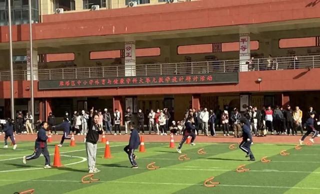 济南市美里湖第三千亿千亿千亿千亿官网小学